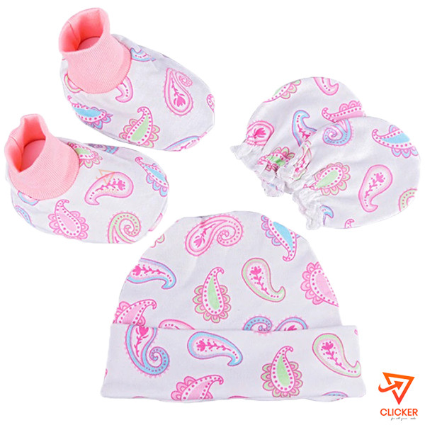 Clicker product BABY CAP AND BOOTIES 2472